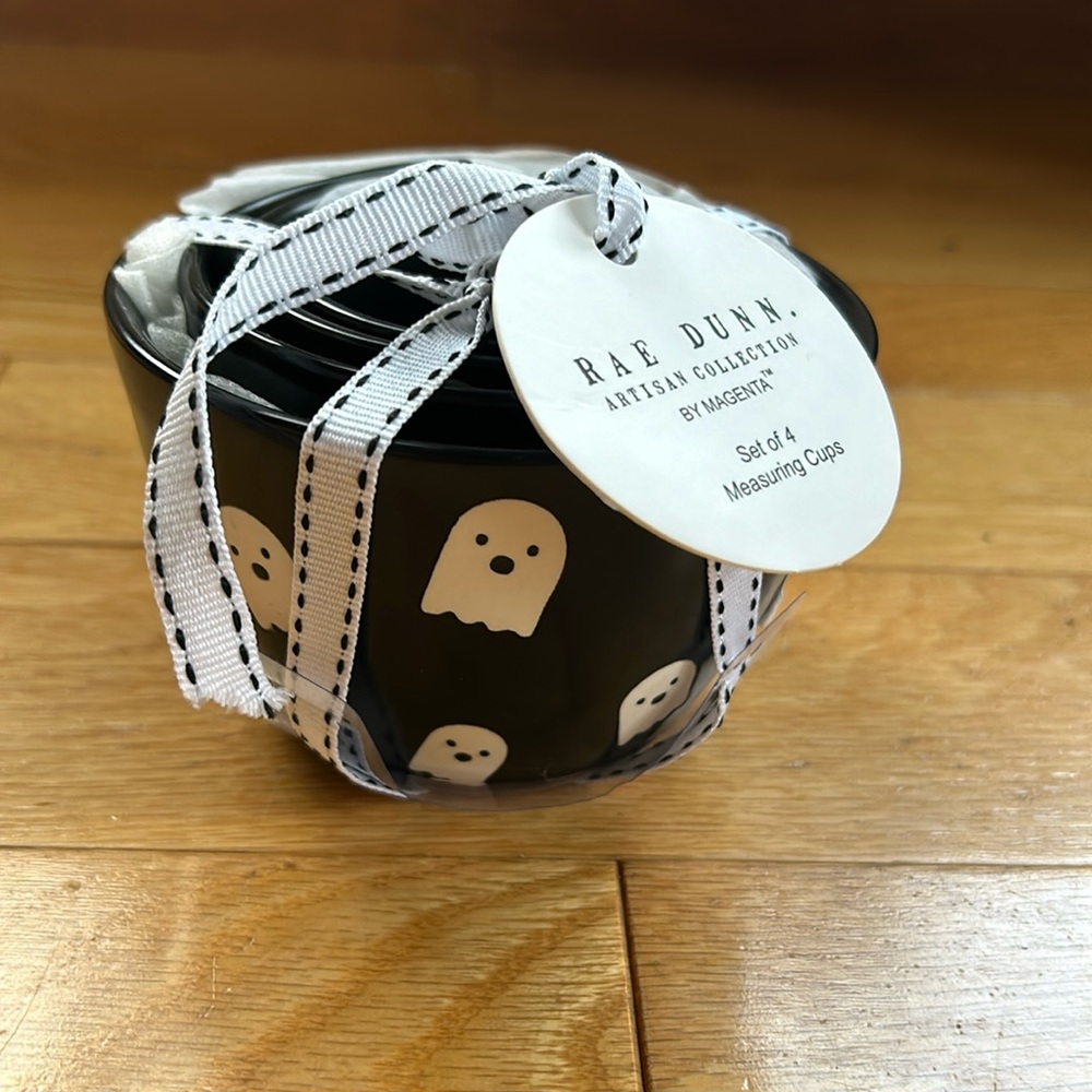 Rae Dunn Set Of 4 Halloween Ghost Measuring Cups NWT